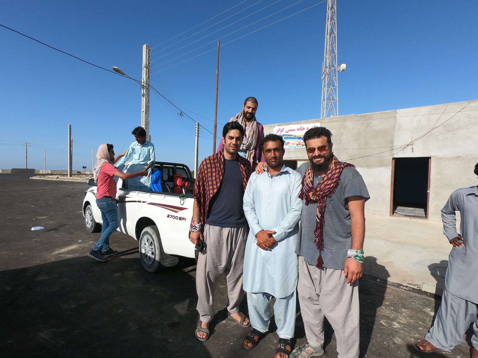 یه تیکه بزرگ دلم پیش یاسر جاموند.